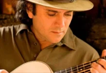 Almir Sater traz música e emoção à festa de 82 anos de Videira