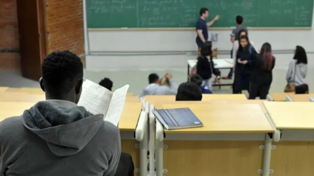 Fim das cotas raciais em SC é sancionado pelo governador Jorginho Mello