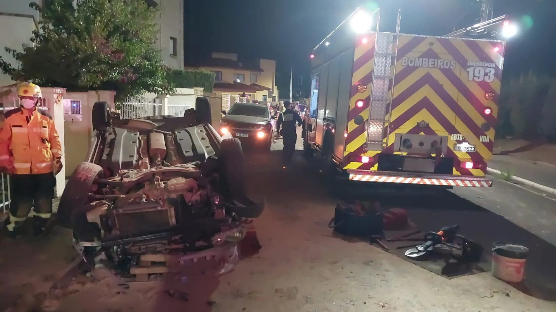 Mulher morre após grave acidente com três veículos em Videira