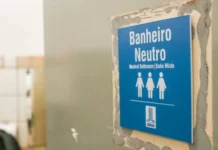 Banheiros neutros em escolas de SC agora estão proibidos por lei