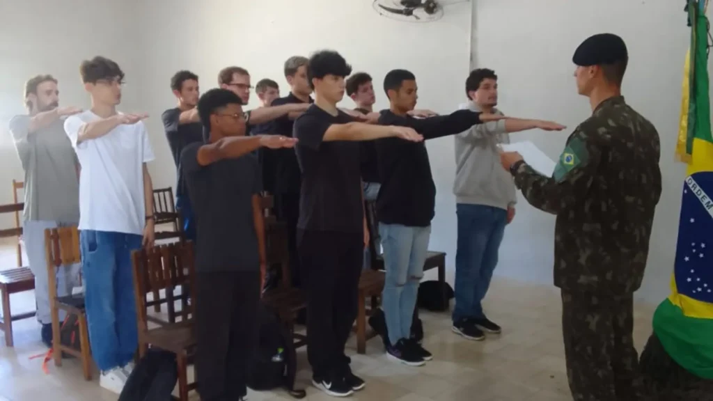 Cerca de 180 jovens de Videira participam da seleção do Exército em SC