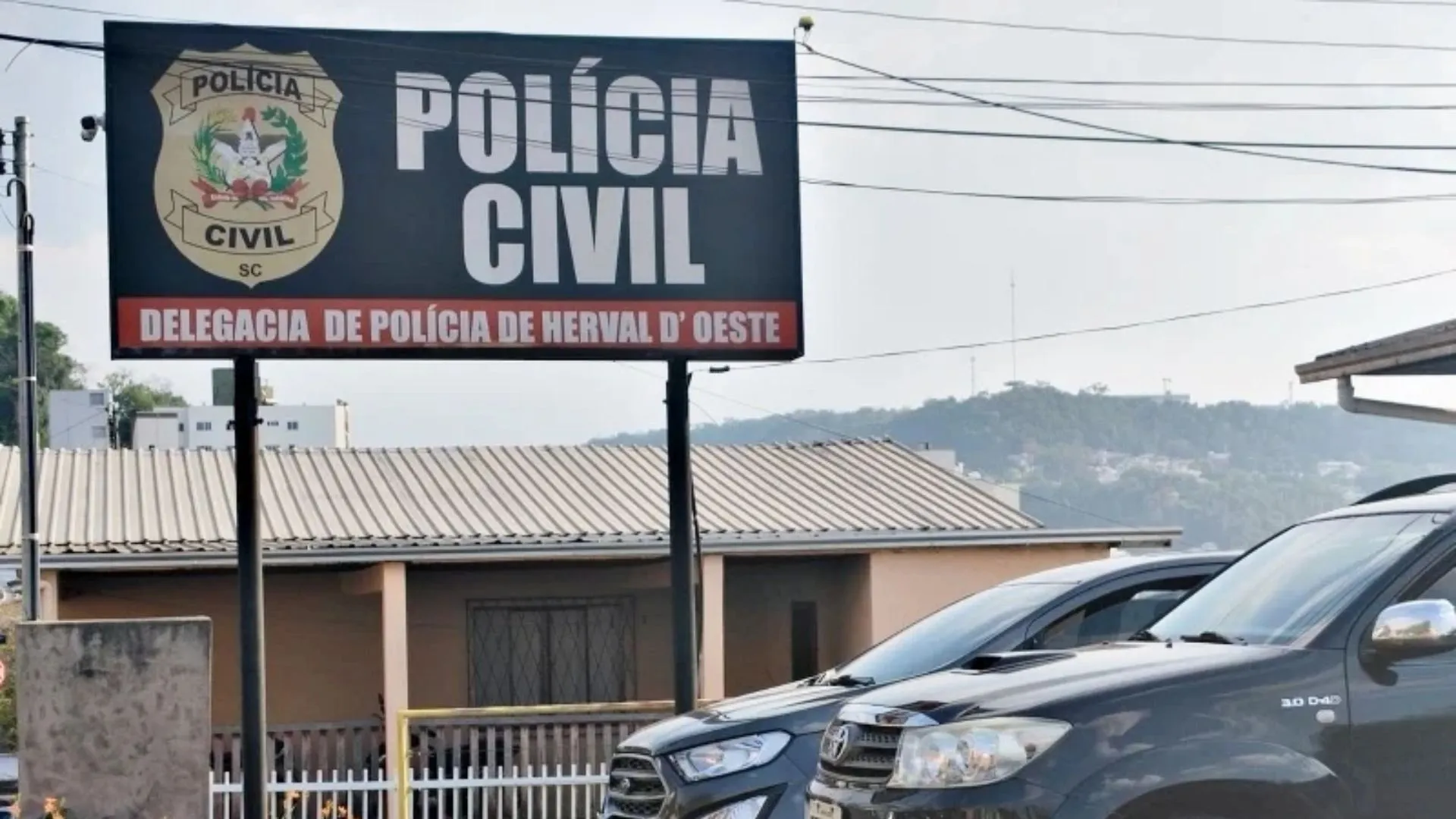 Homem é preso por ameaçar e divulgar fotos íntimas da ex-companheira