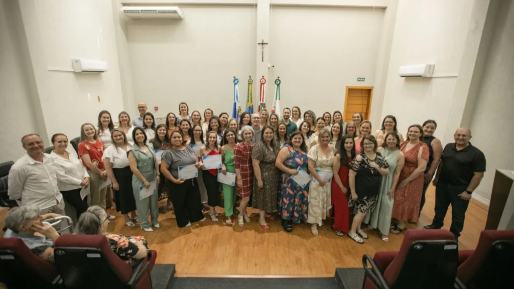 Novos diretores de escolas e Cemeis de Videira assumem para 2026-2030