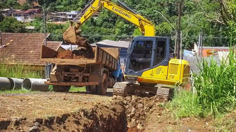 Prefeitura de Videira inicia obras de pavimentação em concreto na Rua Florianópolis