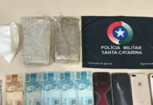 Polícia Militar prende casal por tráfico de drogas e apreende crack e cocaína em Videira