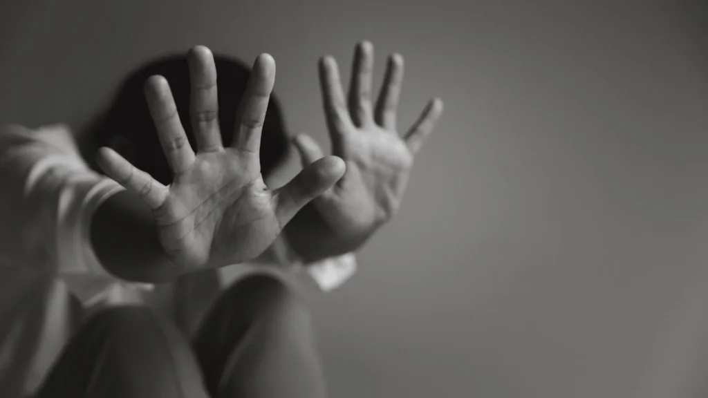 Homem é preso após agredir a filha em Caçador