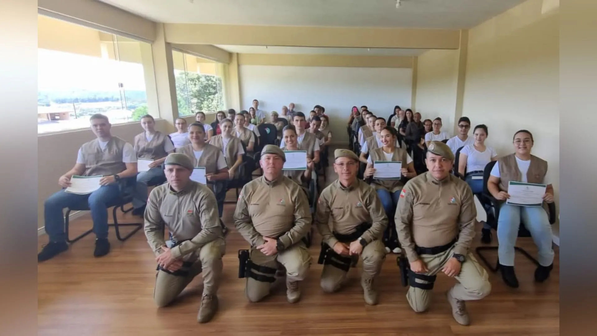 Novos Auxiliares Temporários concluem curso em Caçador