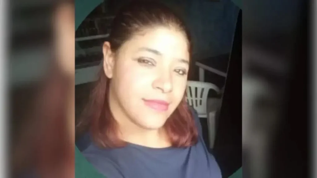 Mulher morre após ataque a policial dentro de viatura