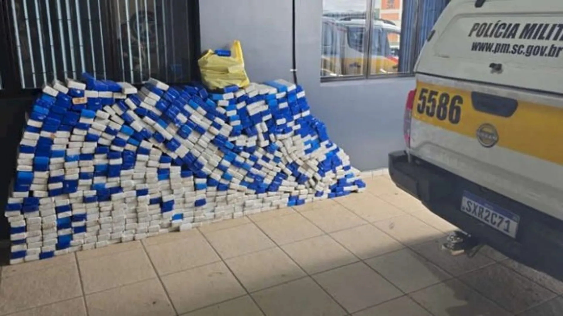 Mais de 17 toneladas de maconha são apreendidas em rodovias de SC