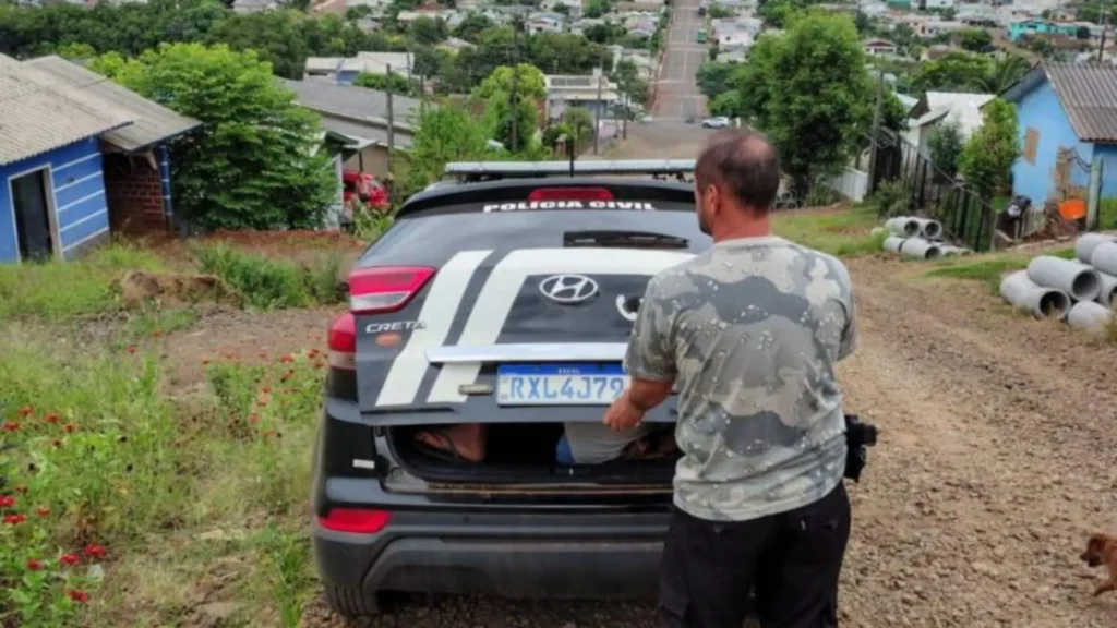 Homem é preso por tentar matar o pai com motosserra