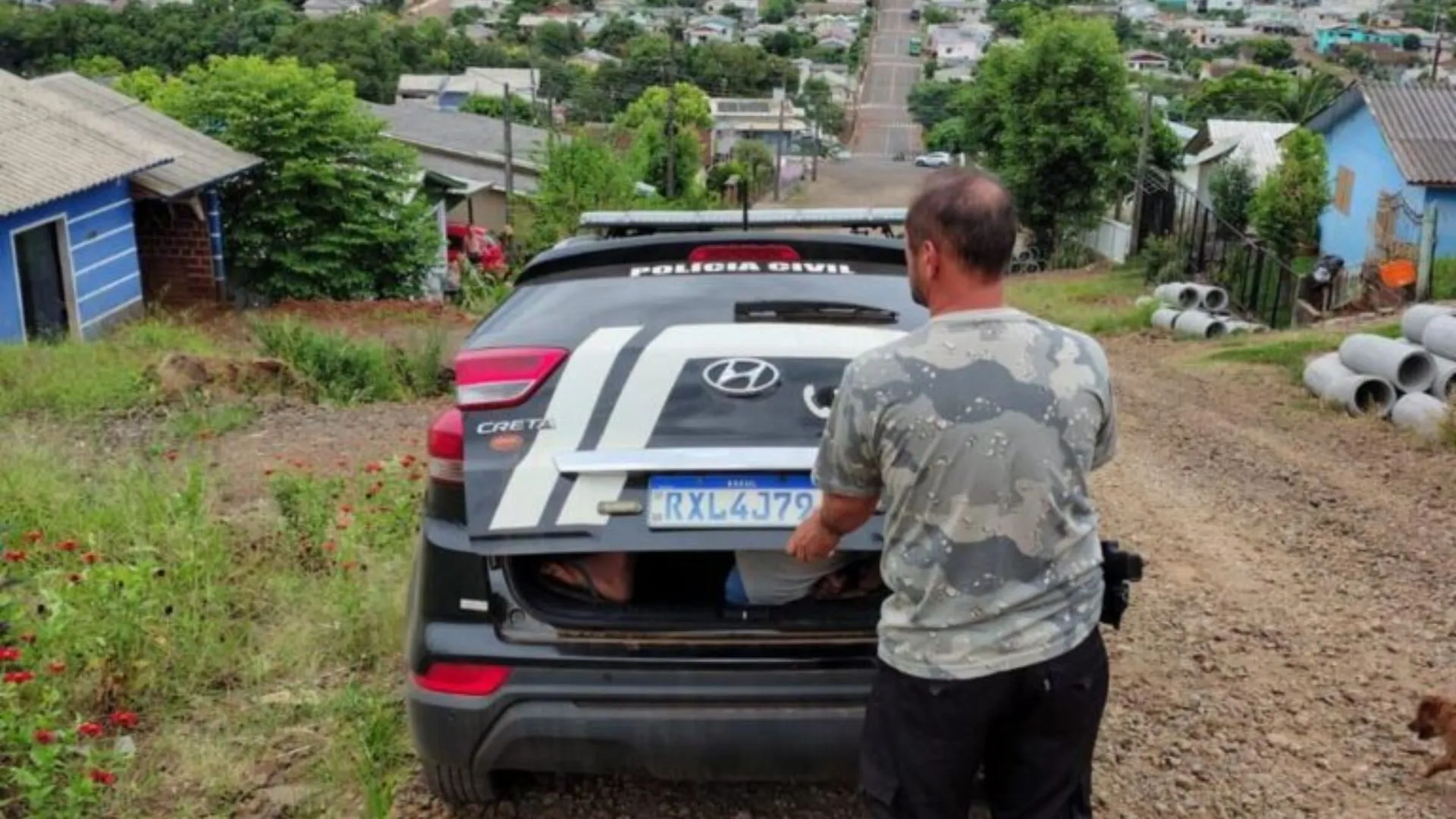Homem é preso por tentar matar o pai com motosserra