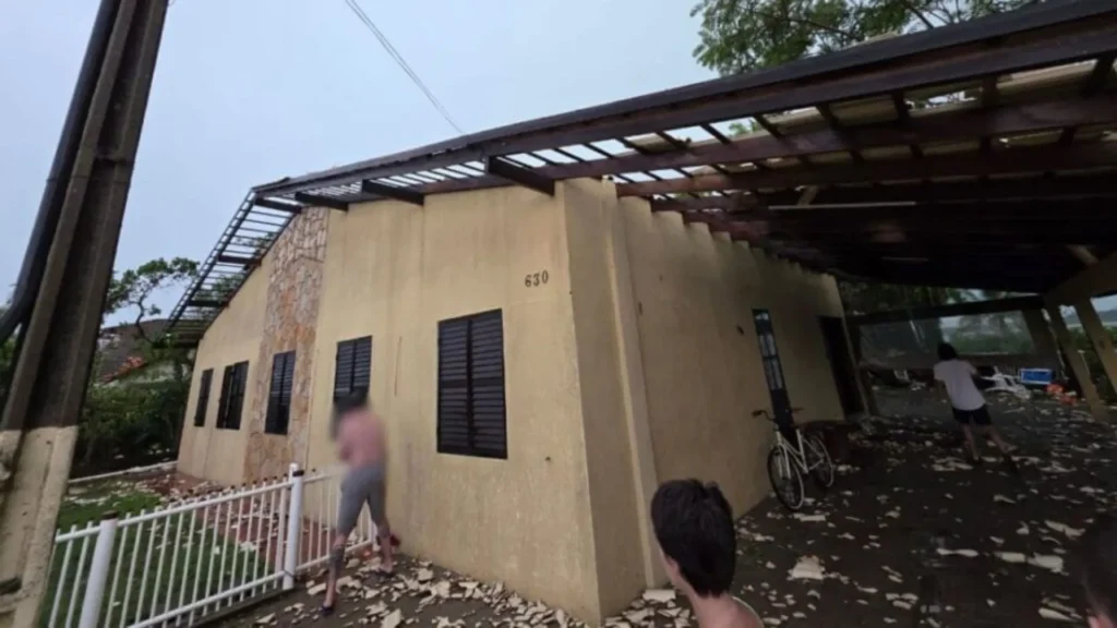 Temporal com vento forte causa estragos em São Francisco do Sul