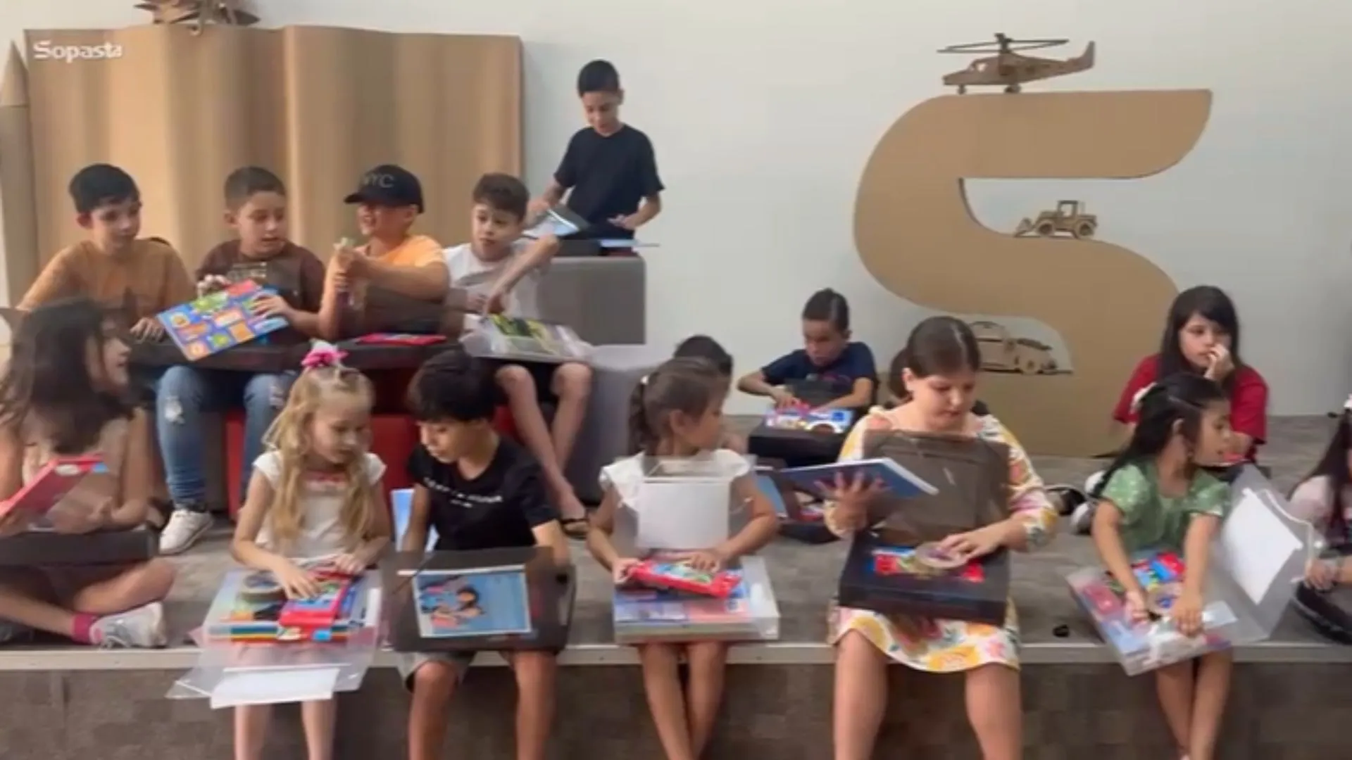 Sopasta entrega kits escolares a filhos de funcionários em Tangará