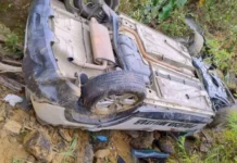 Viatura da PM cai em ribanceira de 50 metros em SC