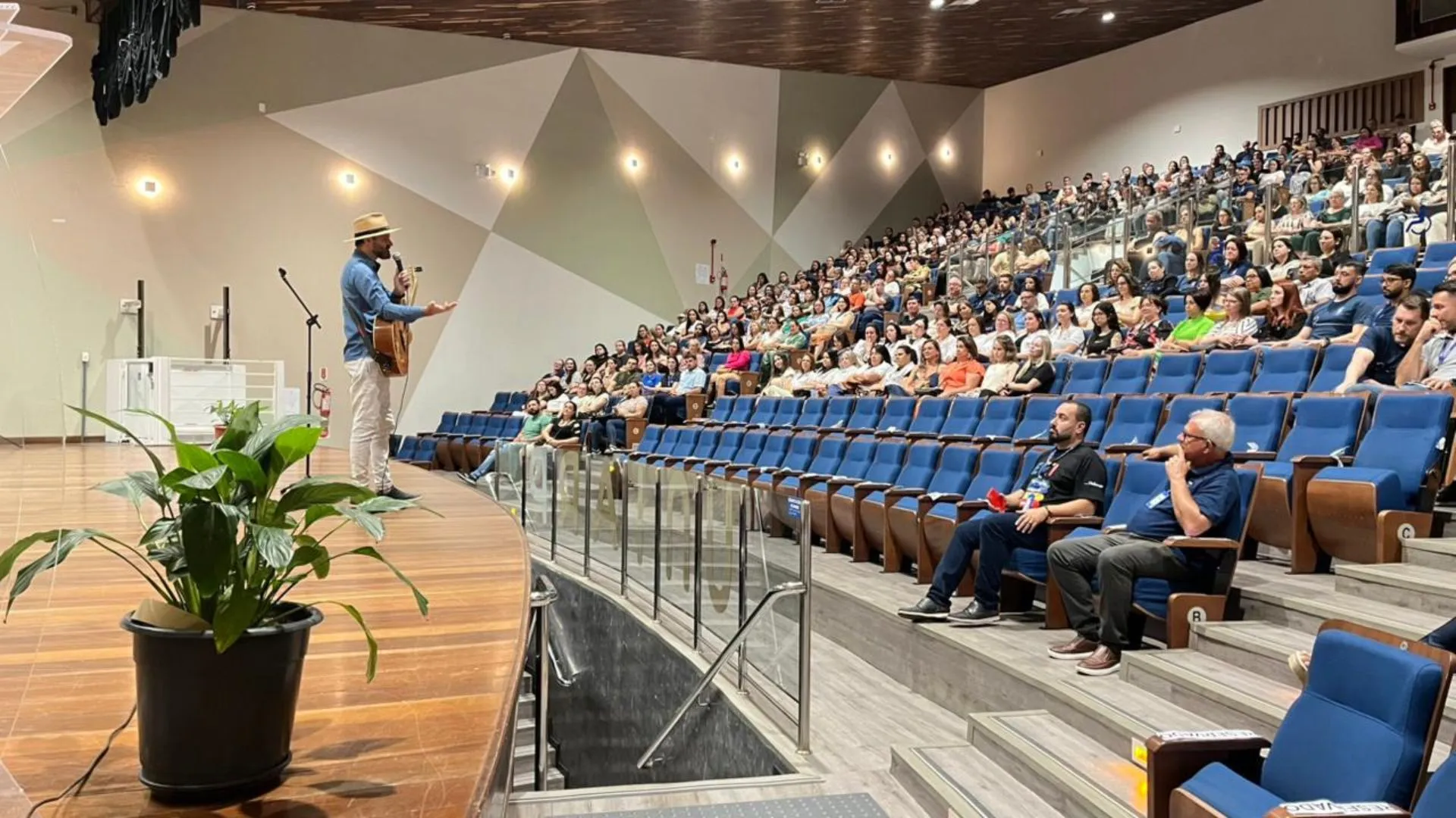 Rede Municipal de Ensino inicia semana de formação em Caçador