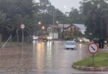 Chuva intensa provoca alagamentos em SC