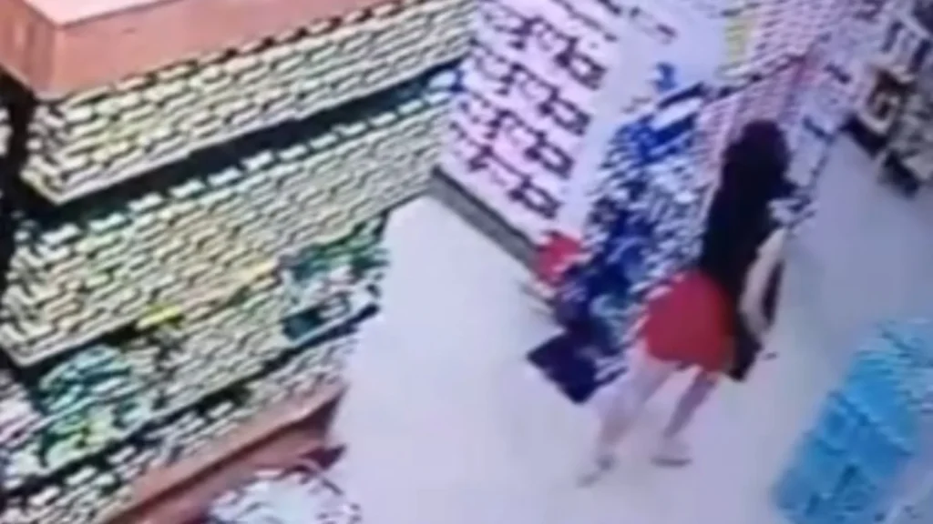 Delegada libera mulher flagrada furtando supermercado e ainda paga pelos itens roubados