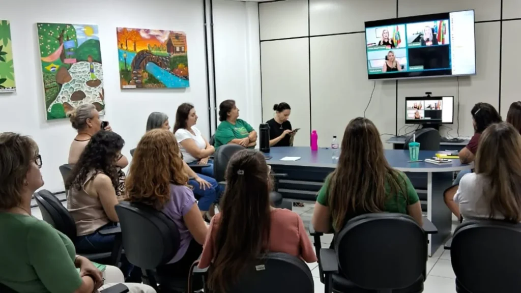 Professores da rede estadual recebem capacitação para ano letivo 2026