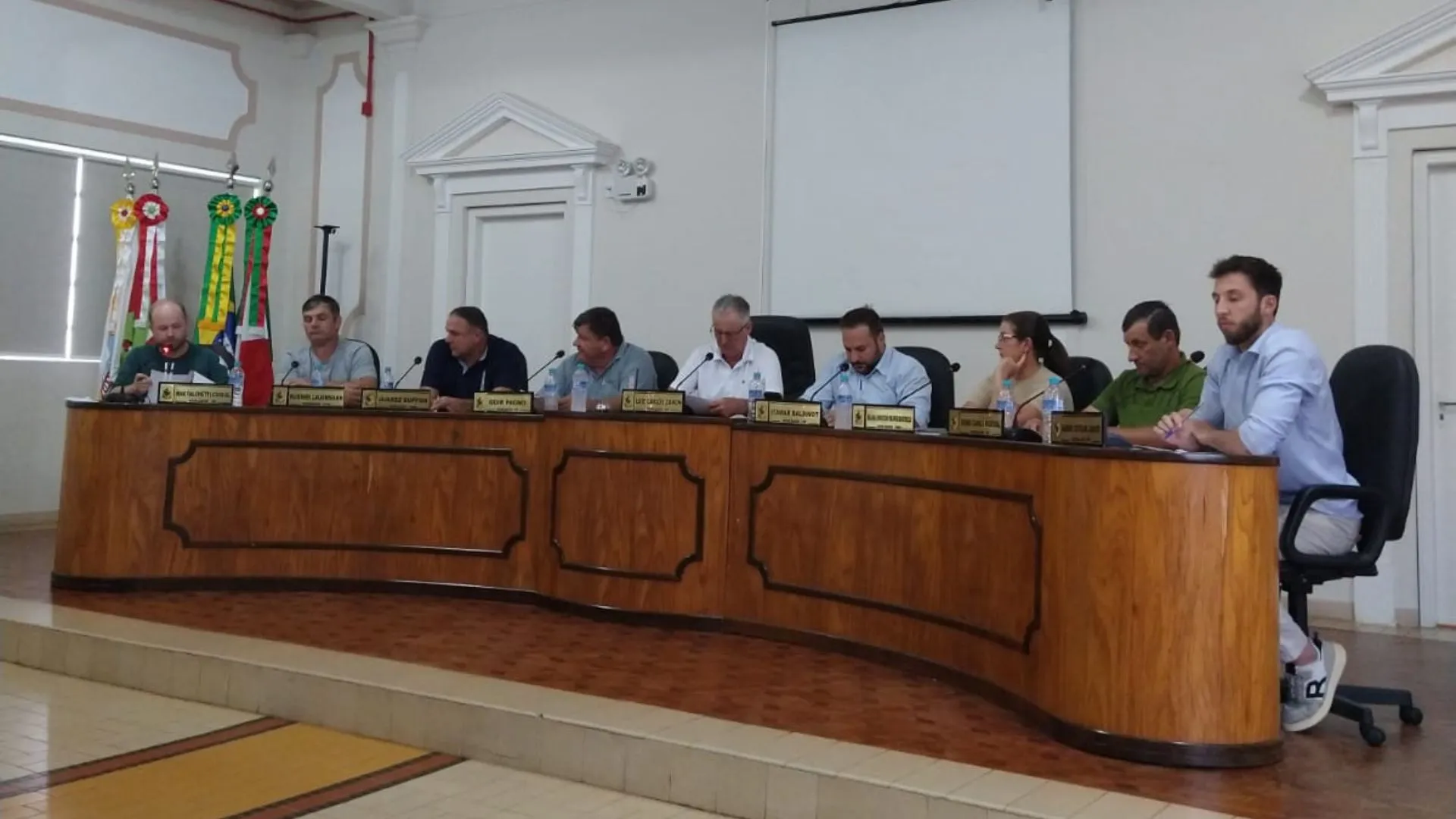 Câmara de Iomerê aprova medida para agilizar entrega de medicamentos e exames na UBS