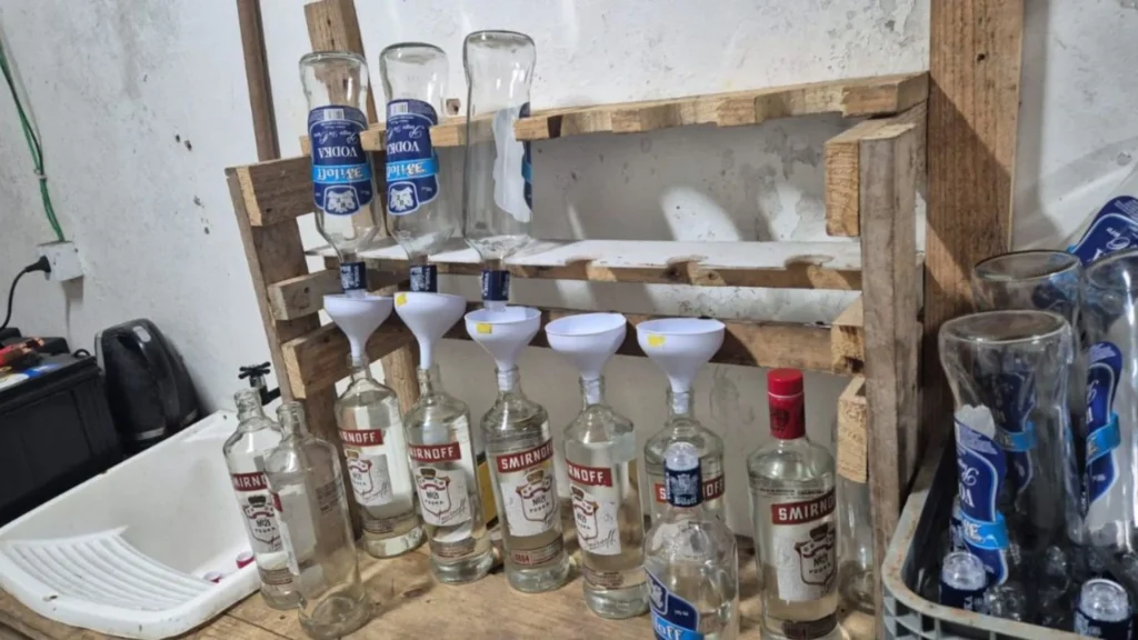 PM fecha "fábrica" de bebidas adulteradas em Florianópolis