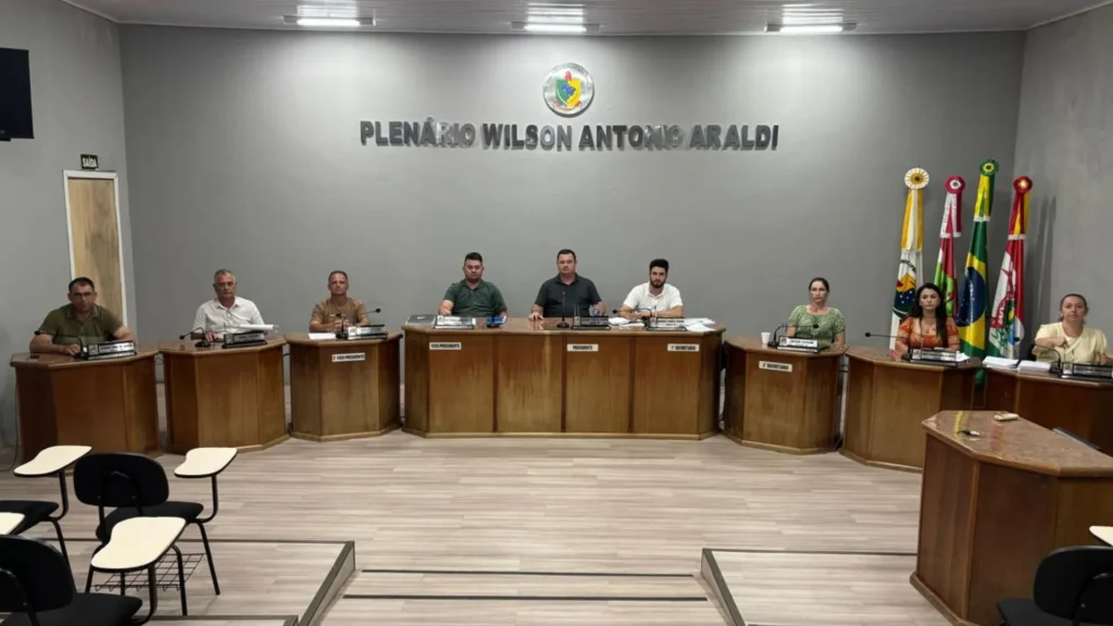 Câmara de Ibiam moderniza Regimento Interno e amplia voto do Presidente