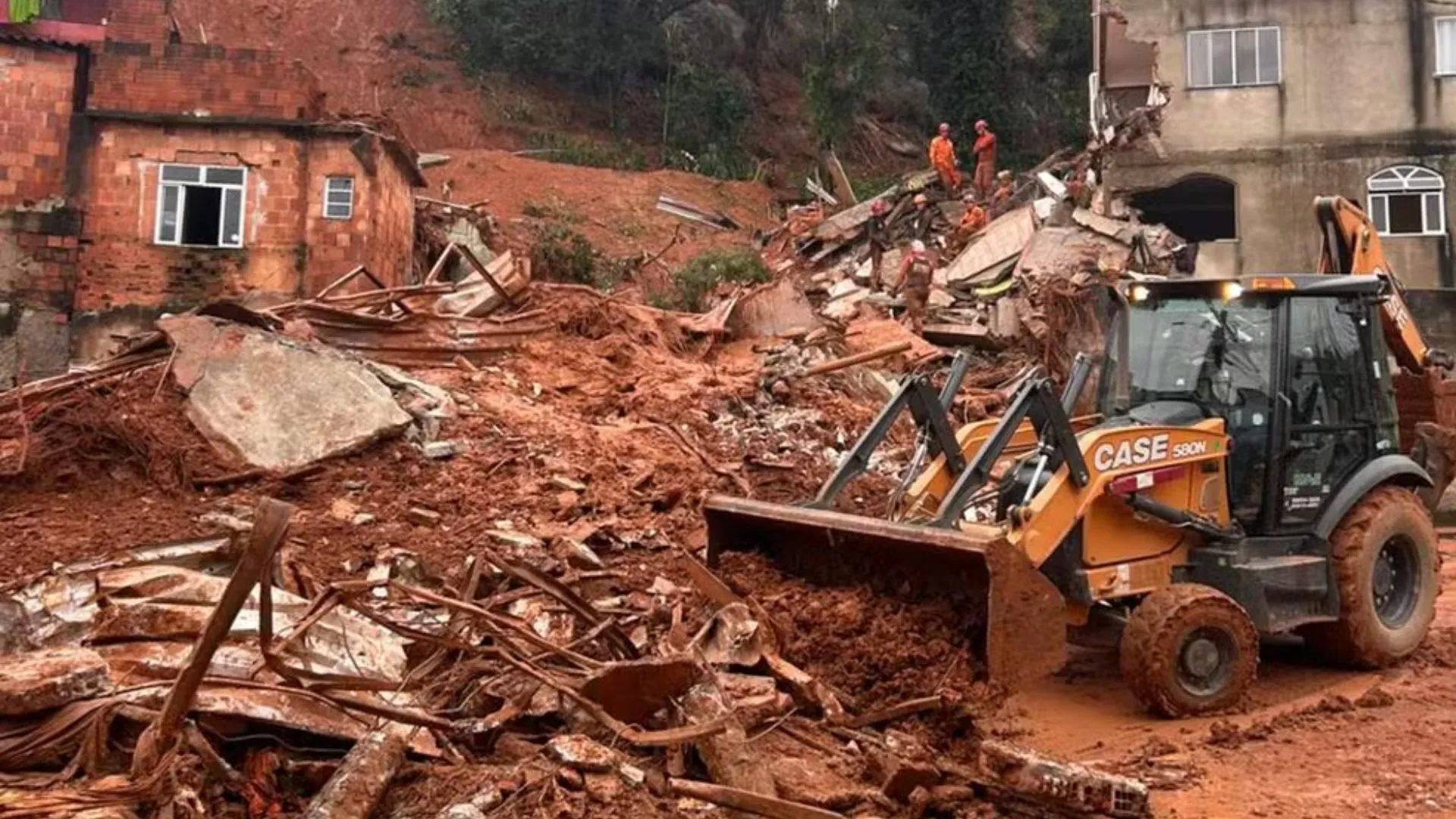 Fortes chuvas deixam 14 mortos e dezenas de desaparecidos em Minas Gerais