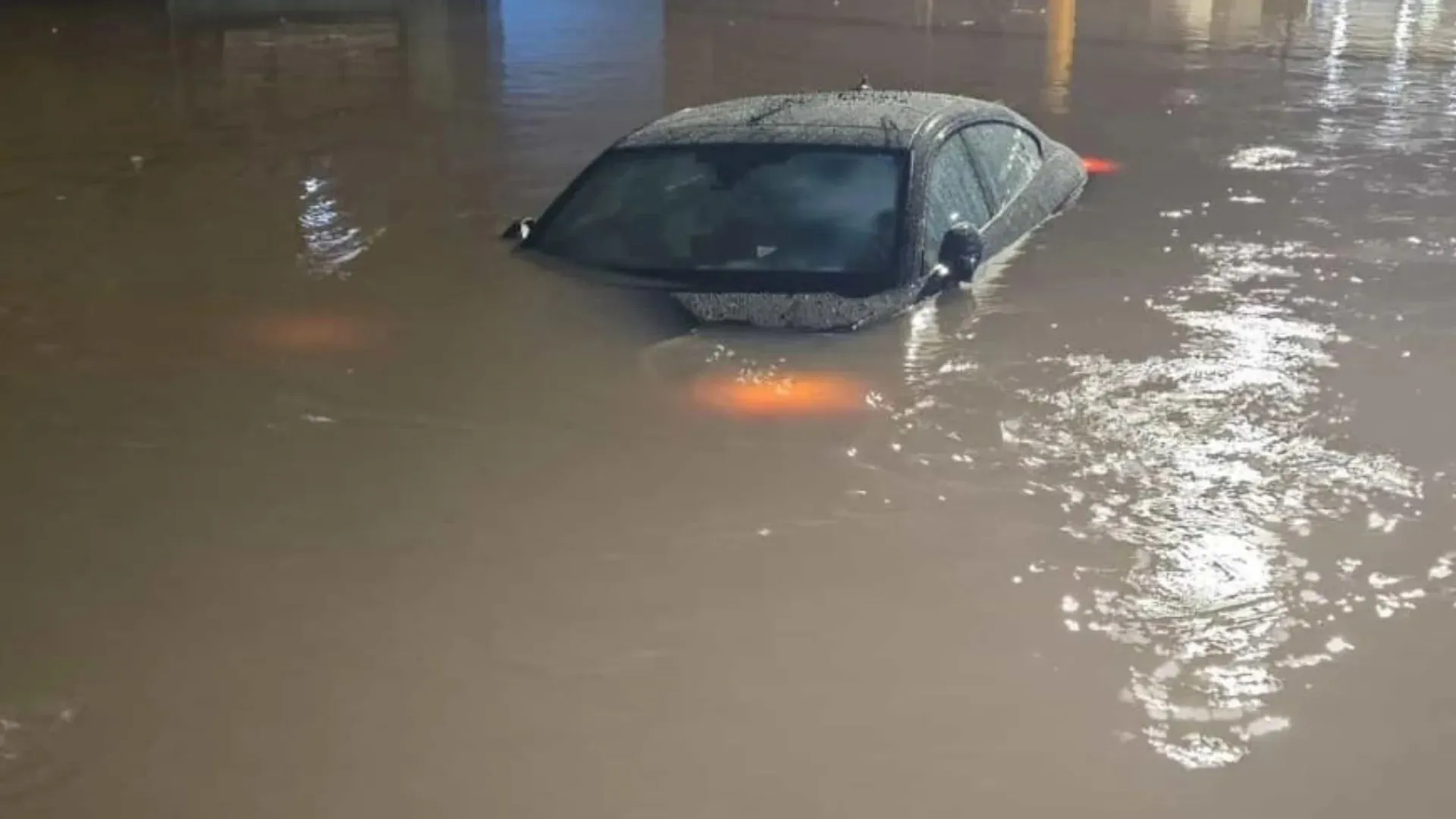 Chuvas em SC acumulam mais de 100 mm e provocam alagamentos