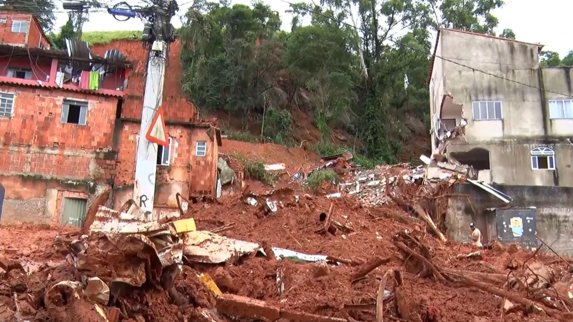 Minas Gerais já tem mais de 60 mortos e Inmet alerta para novas chuvas fortes