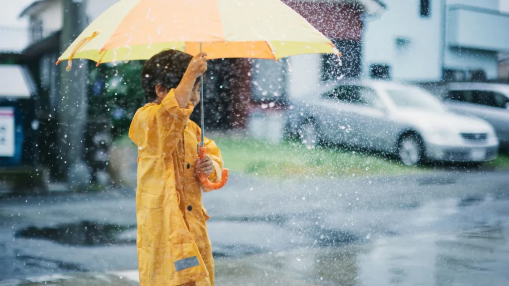 Semana começa com temporais e calor de até 36°C em SC