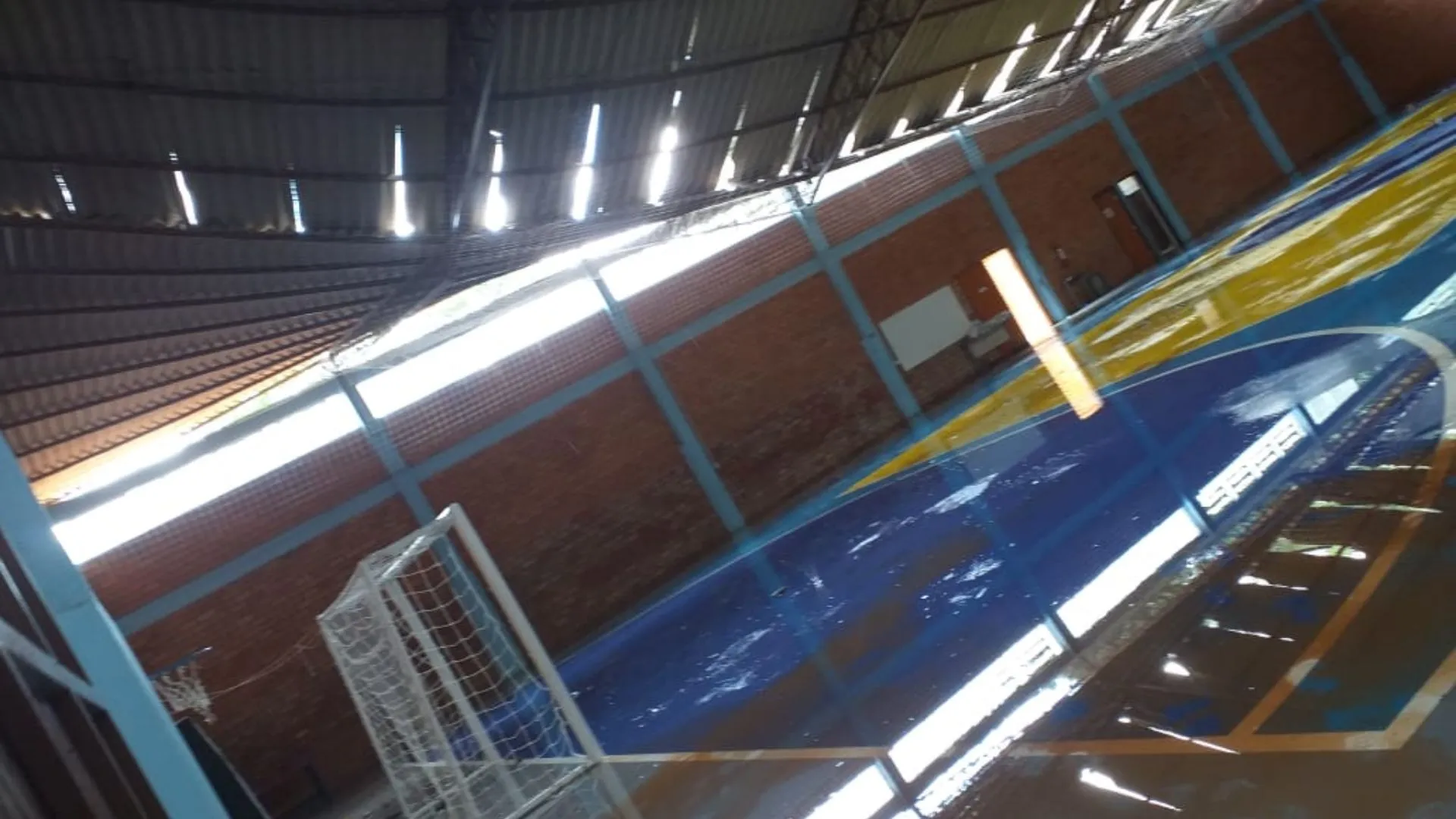 Laudo técnico mantém ginásio interditado em Iomerê após temporal