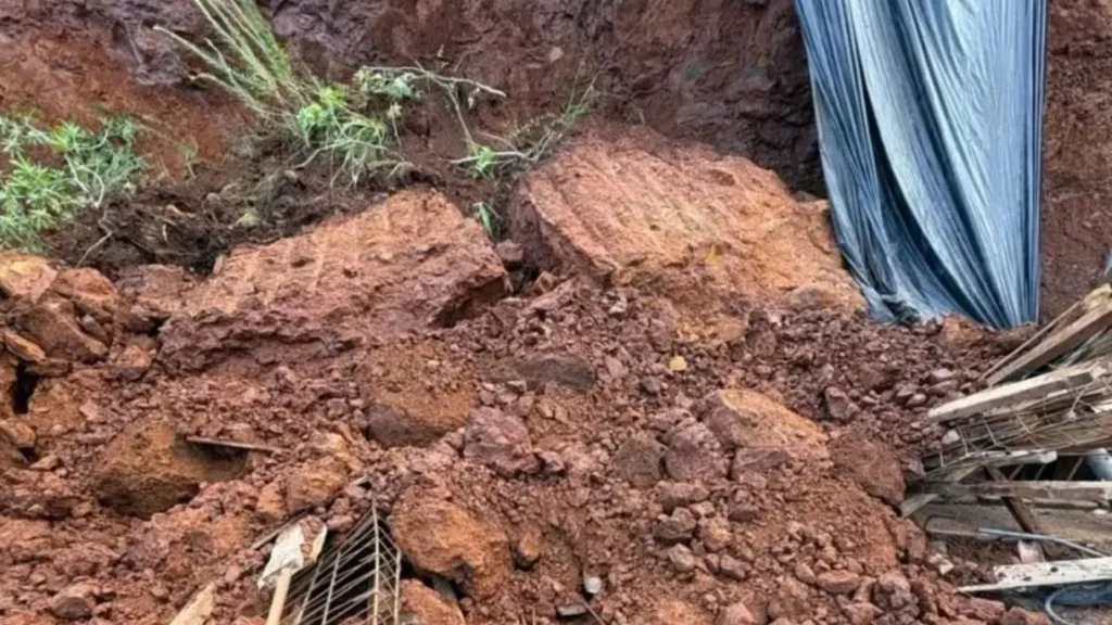 Deslizamento de terra deixa três trabalhadores parcialmente soterrados no Meio-Oeste