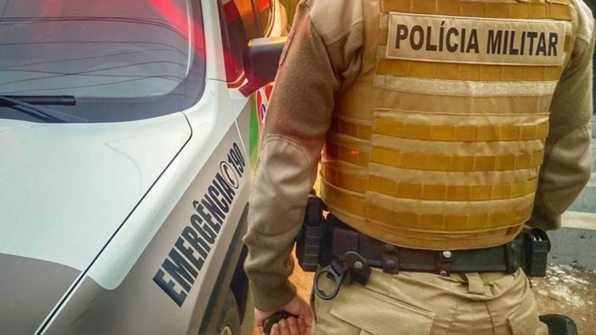 Homem é preso por agredir a companheira na frente dos filhos