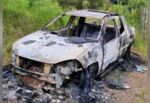 Caminhonete é achada destruída pelo fogo em Lebon Régis