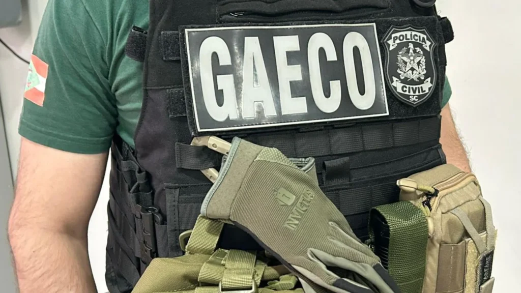 Ex-prefeito de cidade do Sul do Estado é alvo de duas operações sobre licitações