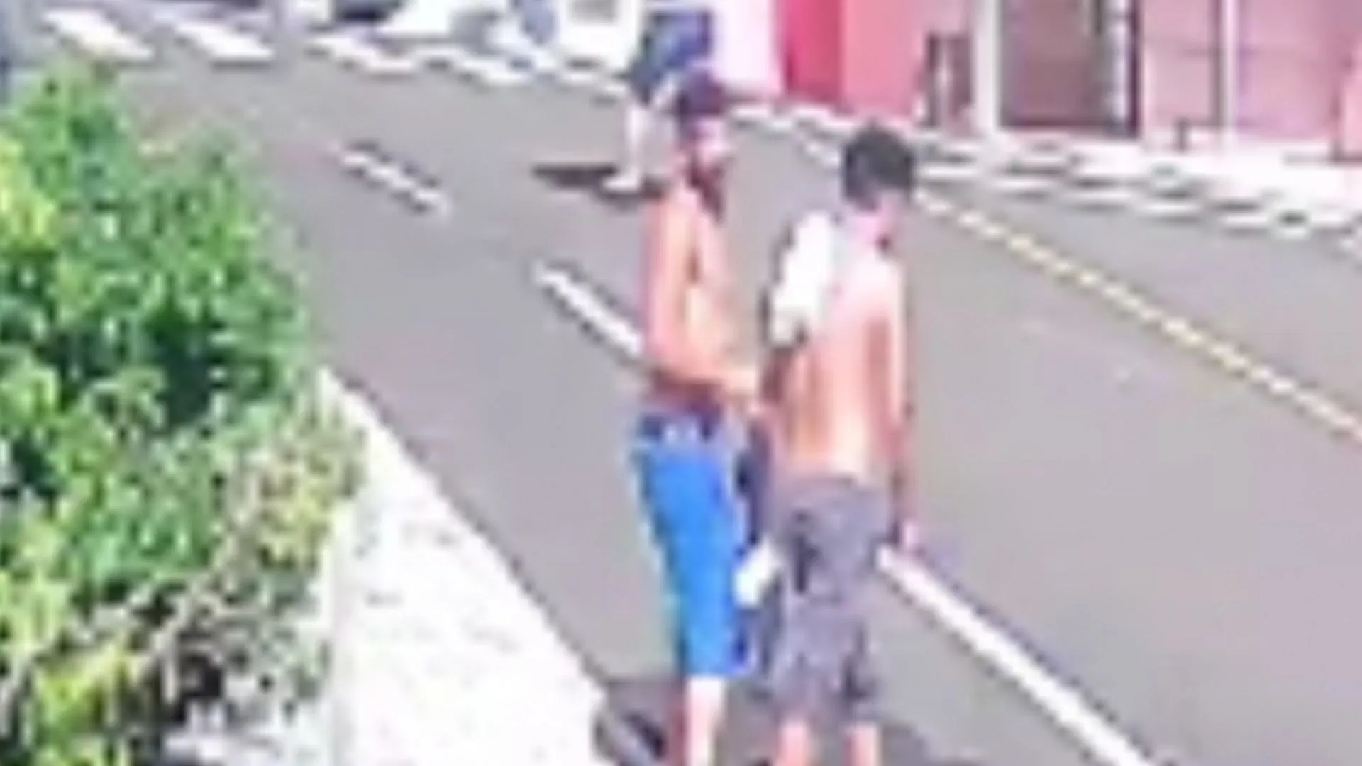 Dupla invade comércios e causa medo em Água Doce