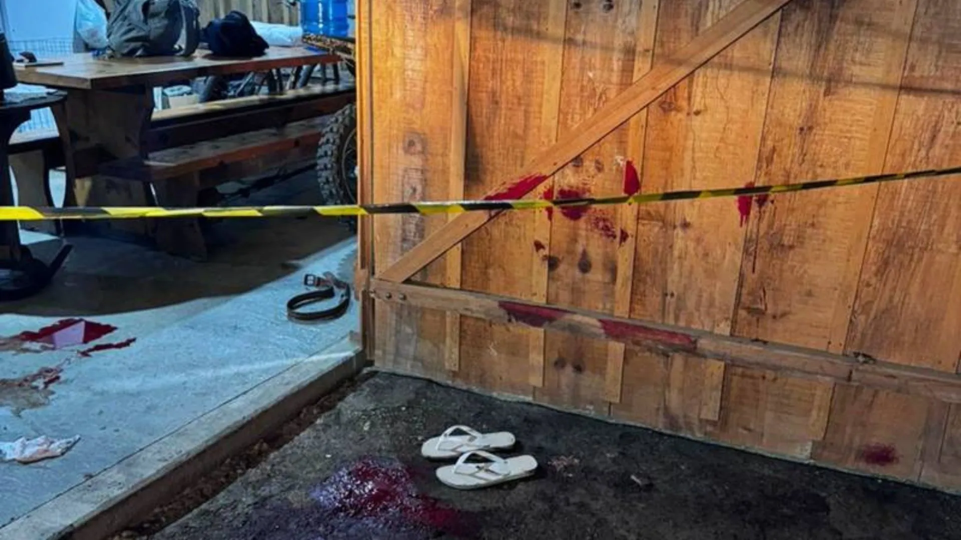 Homem mata a ex-companheira e atira contra si mesmo