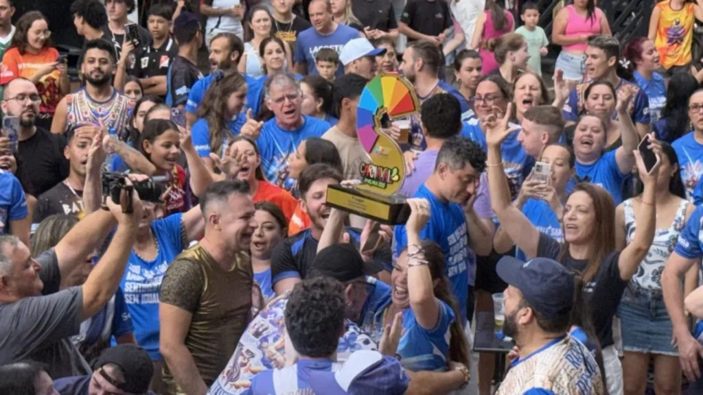 A Fênix de Joaçaba: Vale Samba é bicampeã do Carnaval 2026