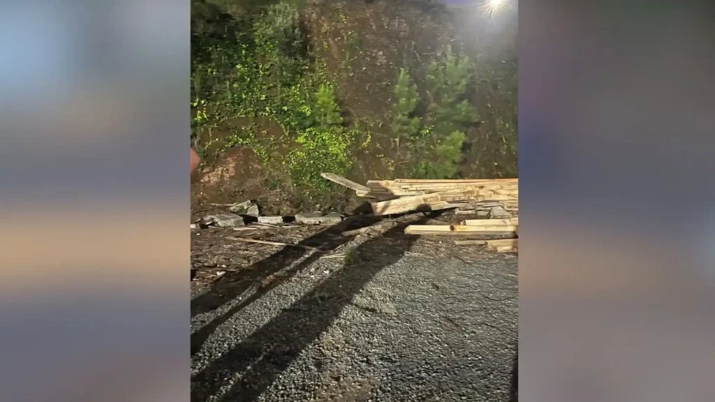 Motociclista despenca de rodovia e cai em pátio da Prefeitura de Caçador