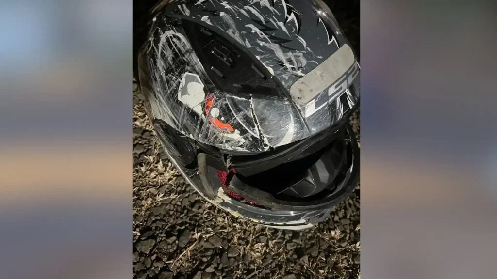 Motociclista despenca de rodovia e cai em pátio da Prefeitura de Caçador