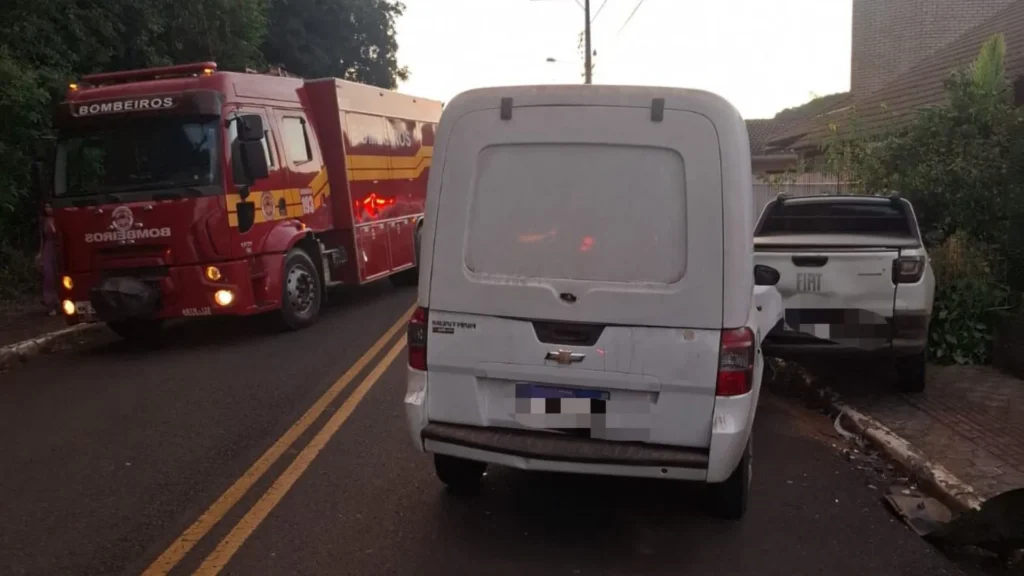 Sol forte provoca acidente e deixa jovem ferida