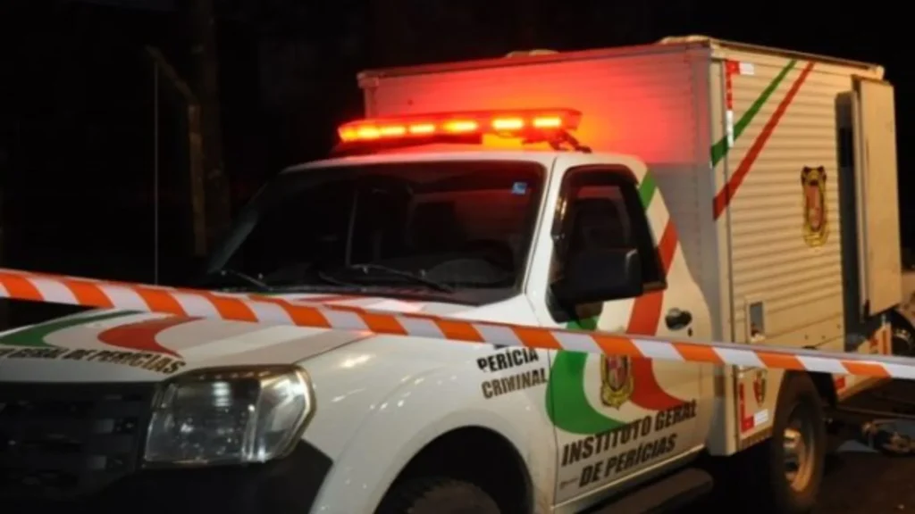 Adolescente morre após choque elétrico ao tentar pegar bola em açude