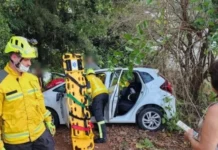 Idosa sofre acidente ao manobrar carro para entrar na garagem de casa