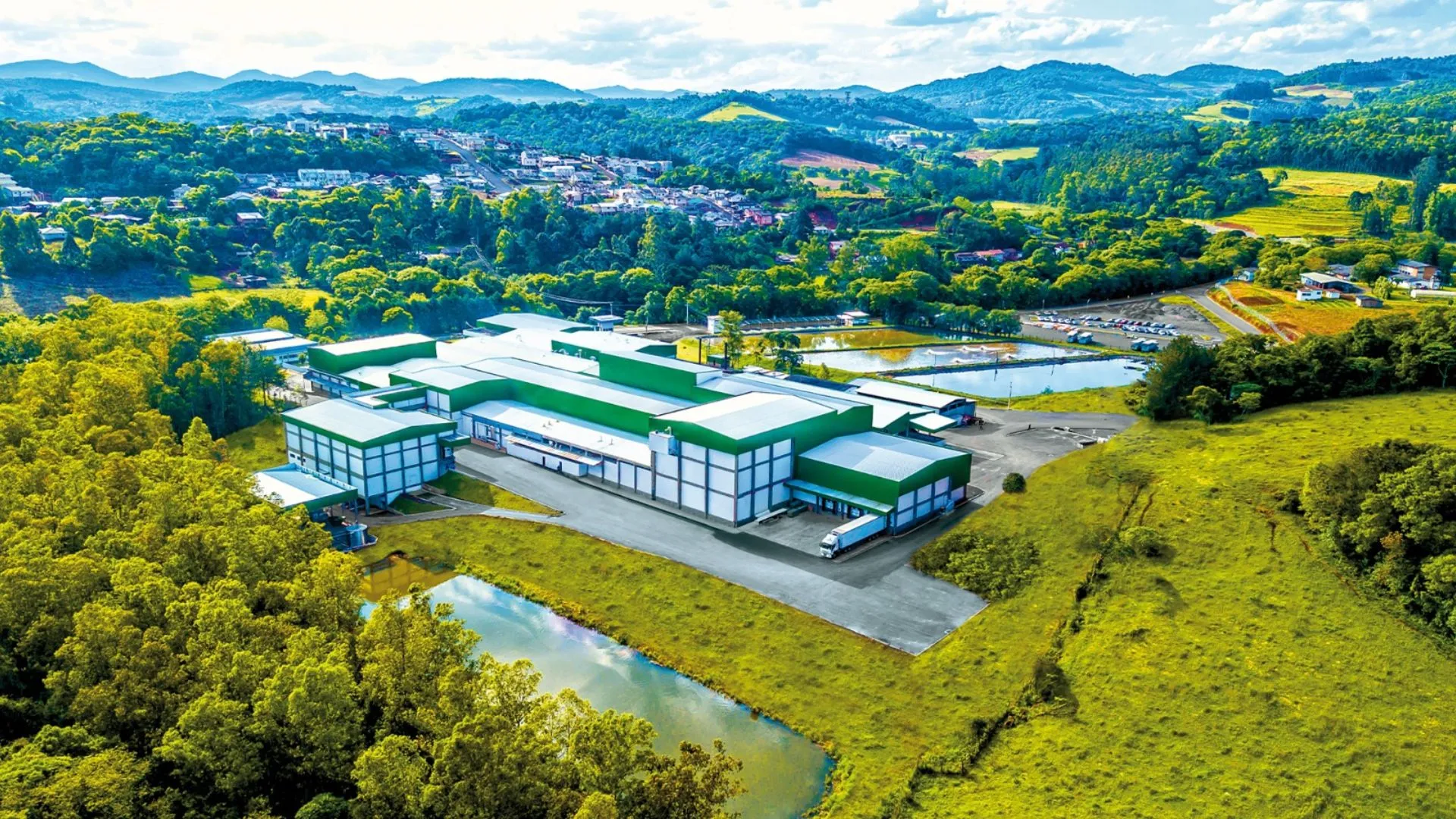 Master paga valor correspondente a 3 salários médios a 2,1 mil colaboradores