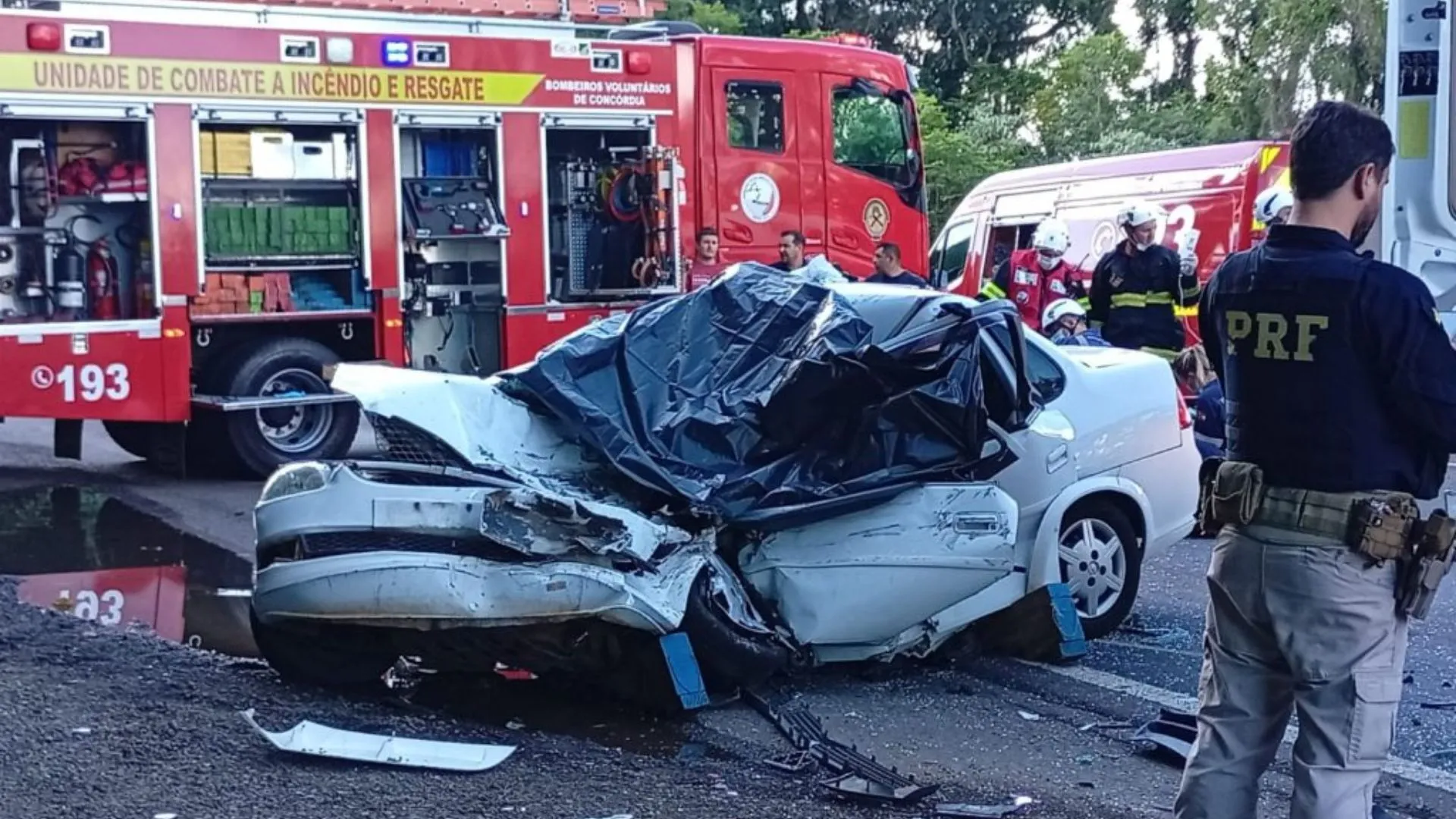 Mulher fica gravemente ferida e homem morre em acidente na SC-153