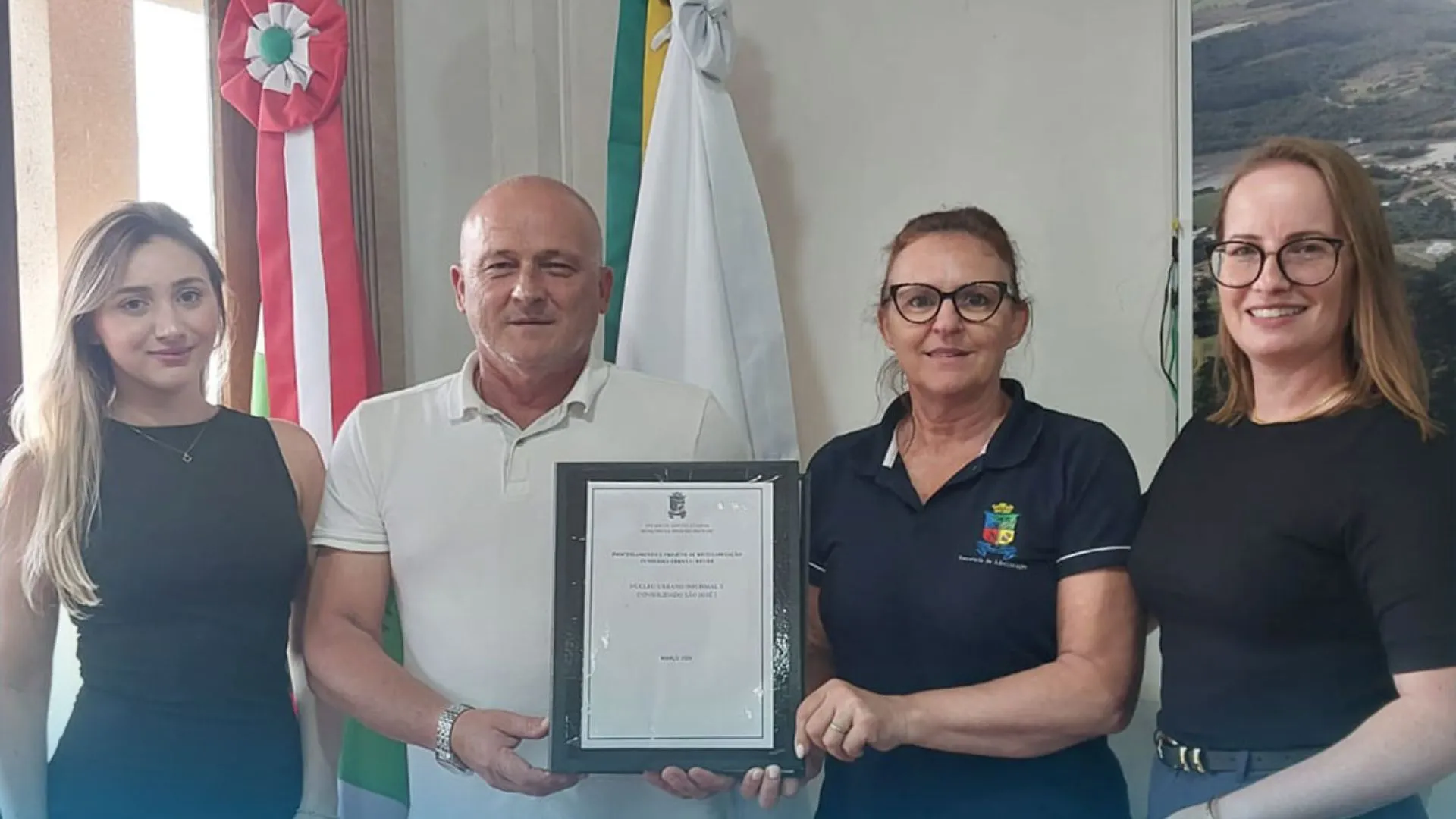 Pinheiro Preto assina CRFs e garante segurança jurídica aos moradores