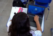 Santa Catarina chega a 99,7% das escolas públicas com internet