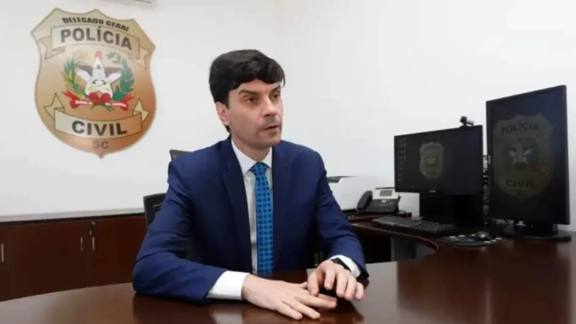 Ex-delegado de SC alvo de inquérito por caso do Cão Orelha