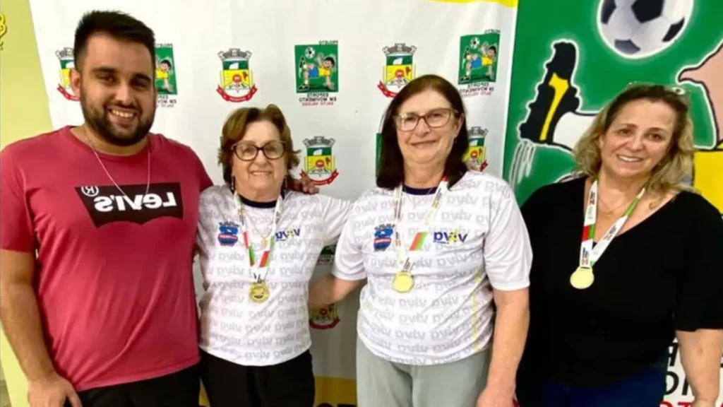 Dupla de Iomerê garante vaga no estadual de canastra feminina