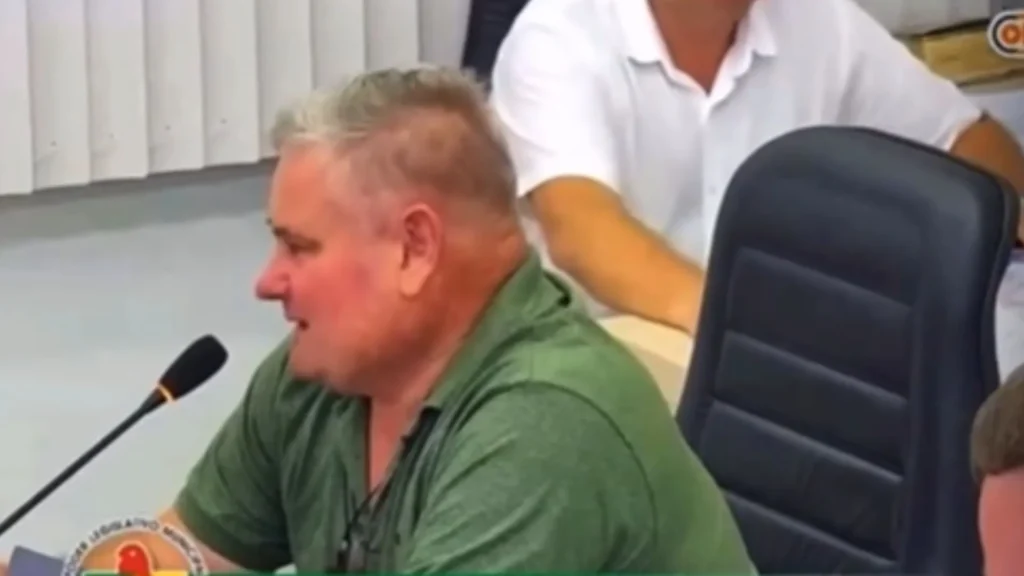 Vereador de SC sugere “matar cães soltos” e causa polêmica