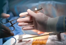 Mulher será indenizada após 5 anos com objeto esquecido no corpo